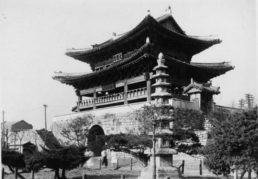 Pyongyang - Taedong Gate, Eastern Gate of original walled city