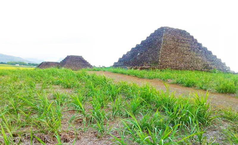 Mauritius Pyramids
