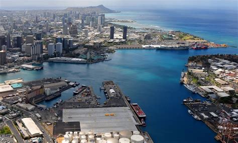 Oahu - Honolulu Harbor